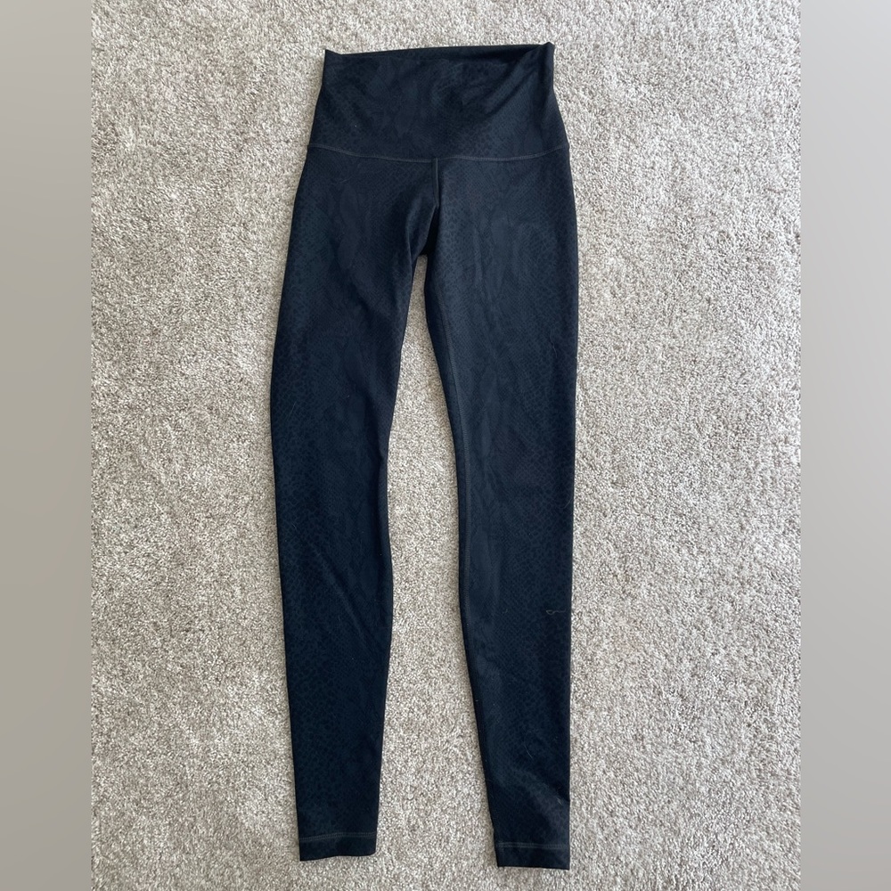 Lululemon leggings size 6 in black snake print